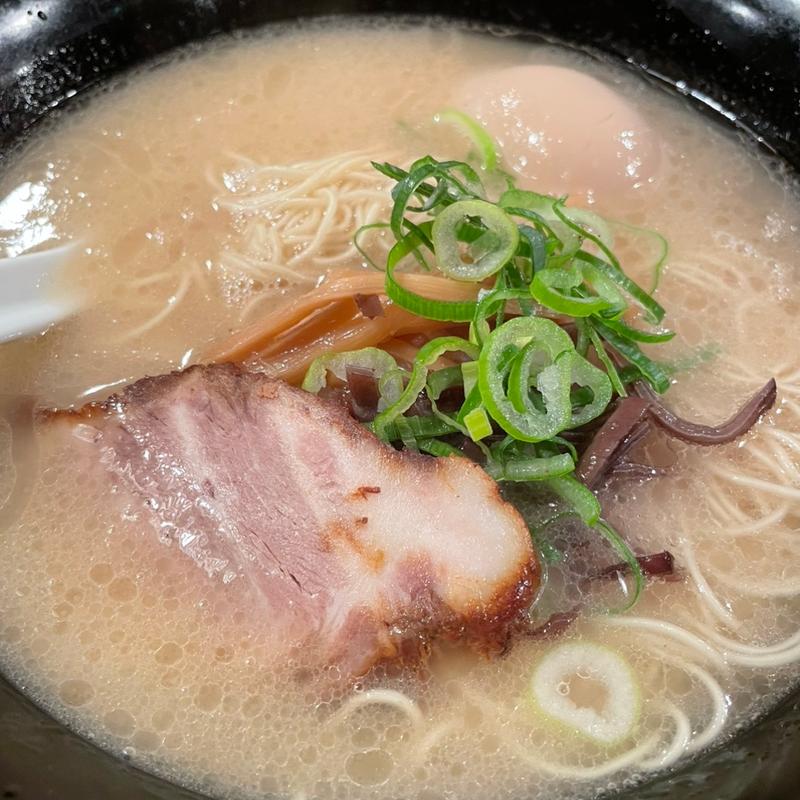 味玉子入り艶まる(九州らーめん 艶まる)