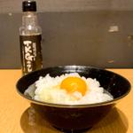 極濃豚骨らーめん小僧 自家製タレで食べるTKG(#新宿地下ラーメン)