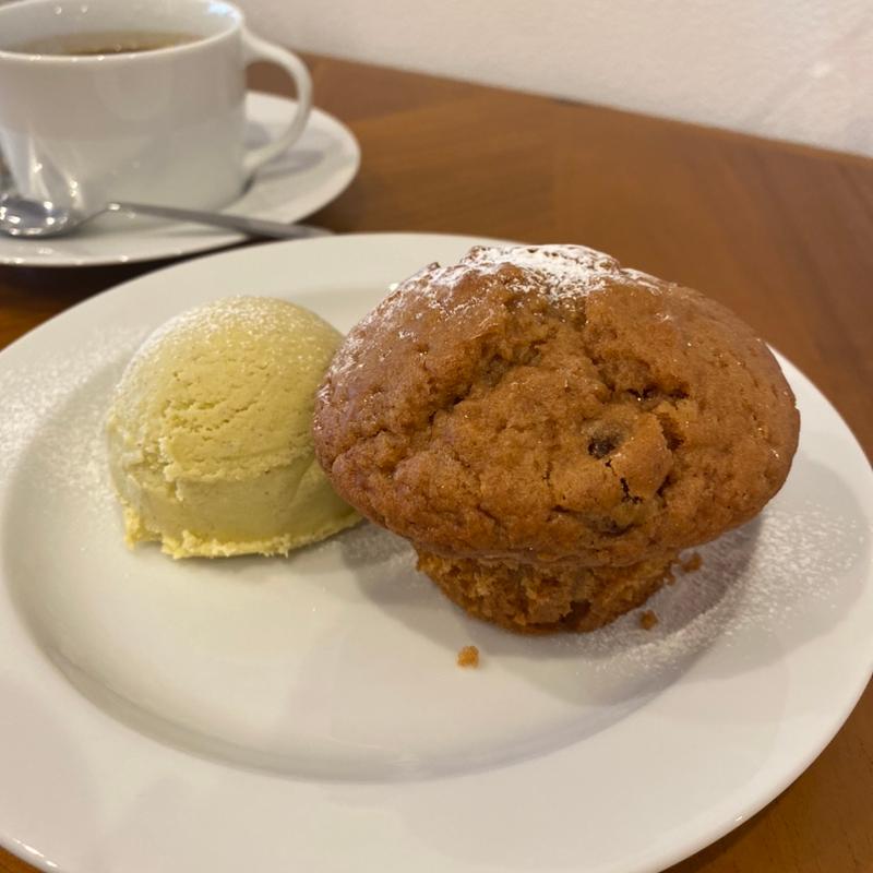 ジンジャーブレッド マフィンとピスタチオアイスクリームセット(KURKI COFFEE)