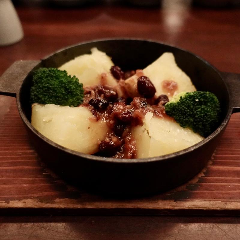 酢重特製 鉄鍋じゃがバター(旨酒・料理 酢重ダイニング)