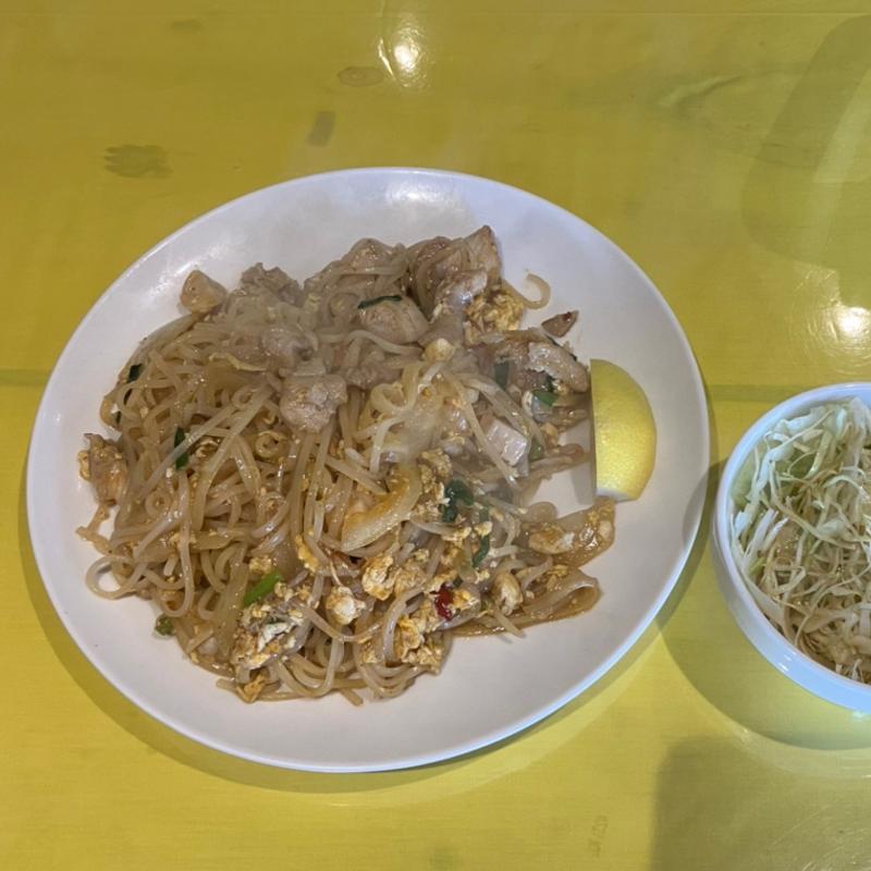 激辛パッタイ(堀内チキンライス)