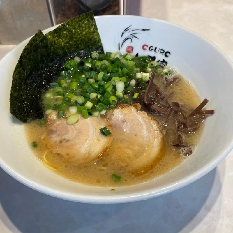 豚骨ラーメン(麺や 小黒家)