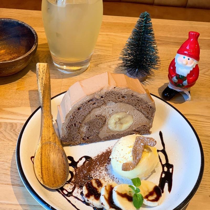 チョコバナナロールケーキ(5 waters cafe)