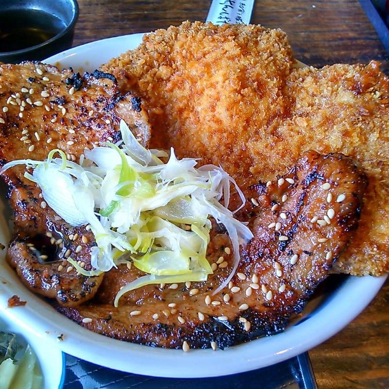 秩父名物W丼(ちんばた )