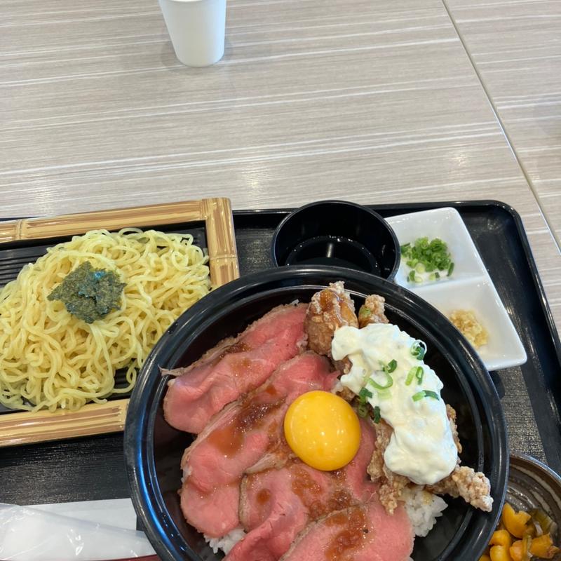 ざるラーメンとローストビーフ丼(ヨシミ)