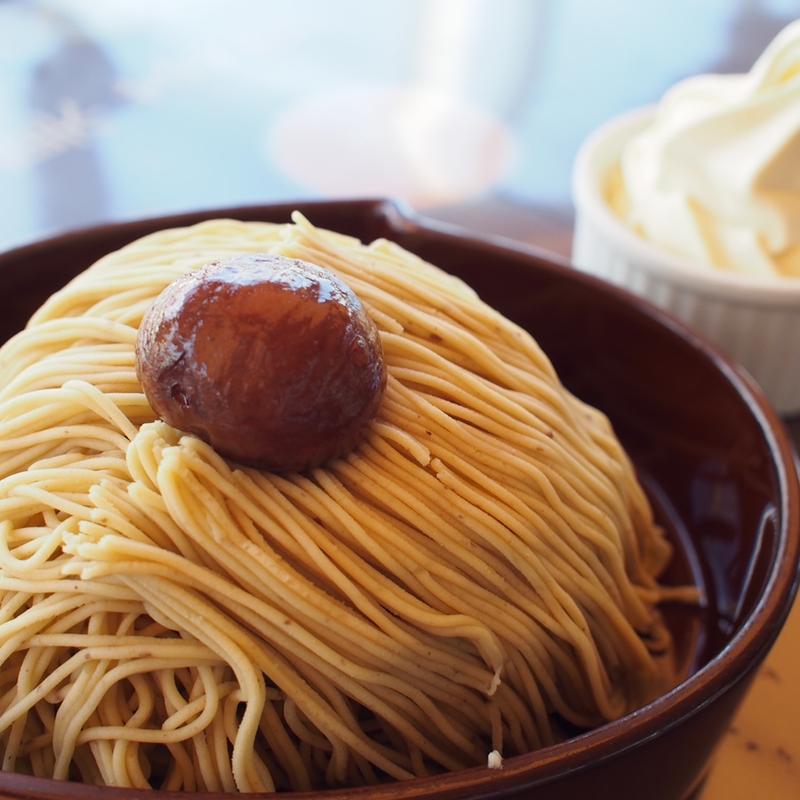 栗一筋と栗ソフト(恵那川上屋 本社 恵那峡店)