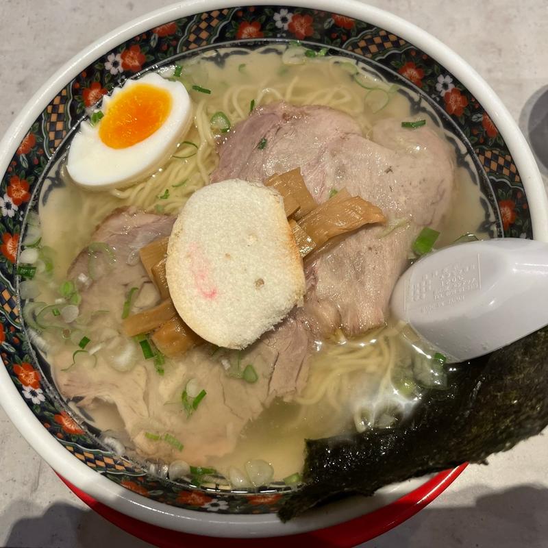 (麺厨房あじさい 紅店)