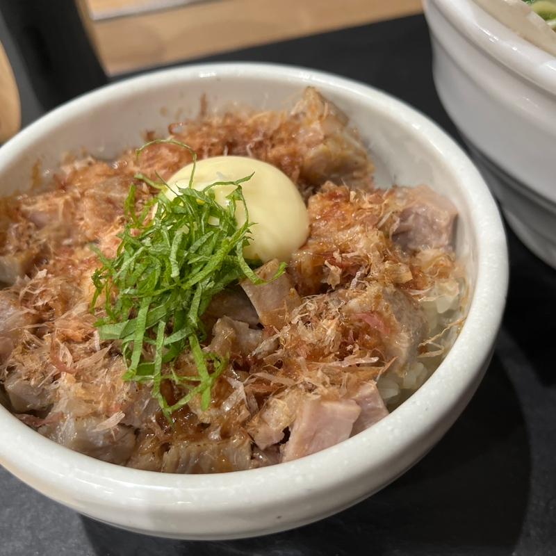 チャーシュー丼(醤油らーめん ピース 本町店)