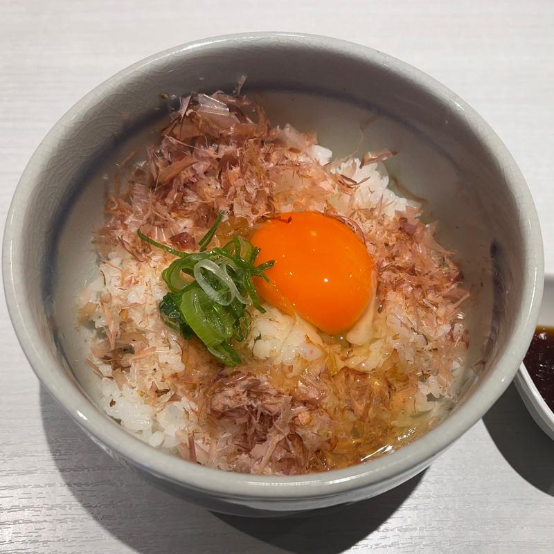 美珠卵のたまごかけご飯　(淡麗拉麺 己巳 （つちのとみ）)