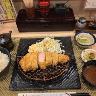金華豚ロース定食(大阪市 とんかつ一番2deux)