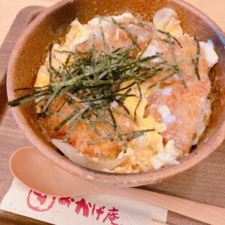 ヒレとじ丼(コメダ和喫茶 おかげ庵 横浜ランドマークプラザ店)