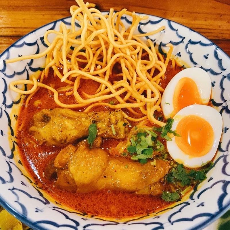 カオソーイ(Asian kitchen cafe 百福)