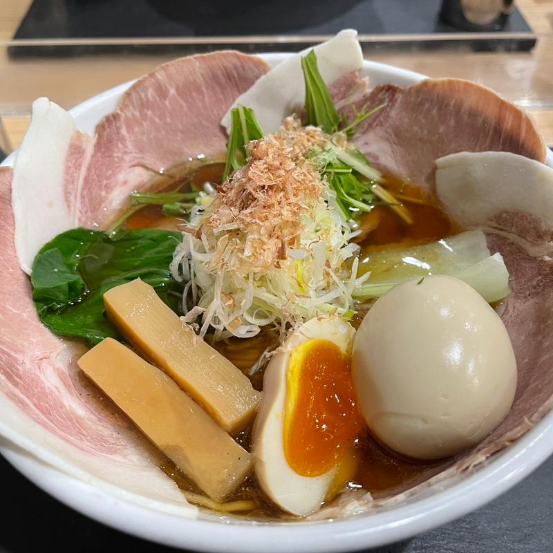 鰹出汁醤油ラーメン（スペシャル）(醤油らーめん ピース 本町店)