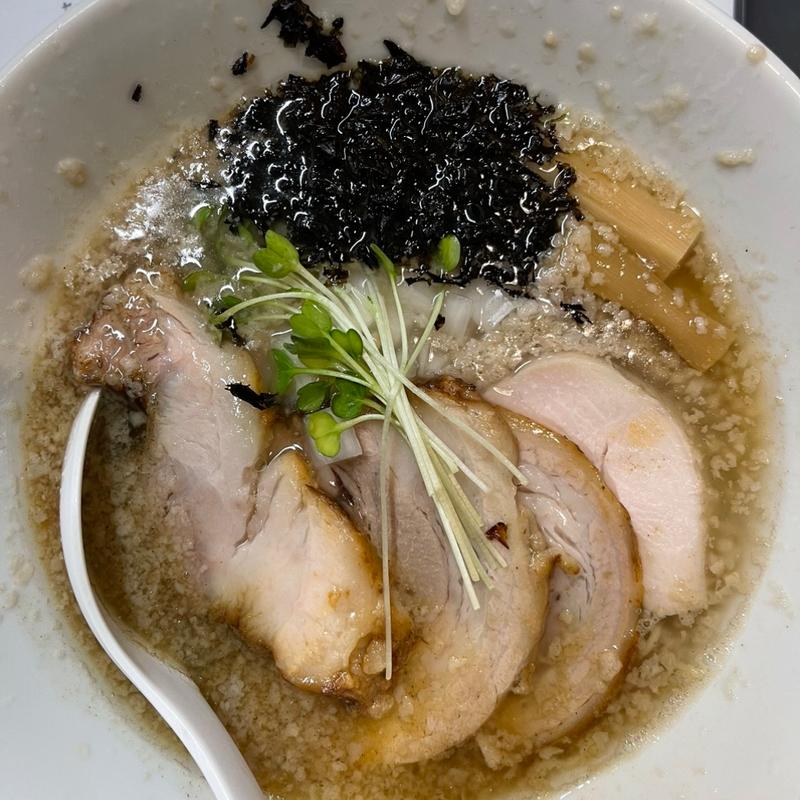 背脂煮干しらぁめん(ラーメン香華 （ラーメンコウカ）)