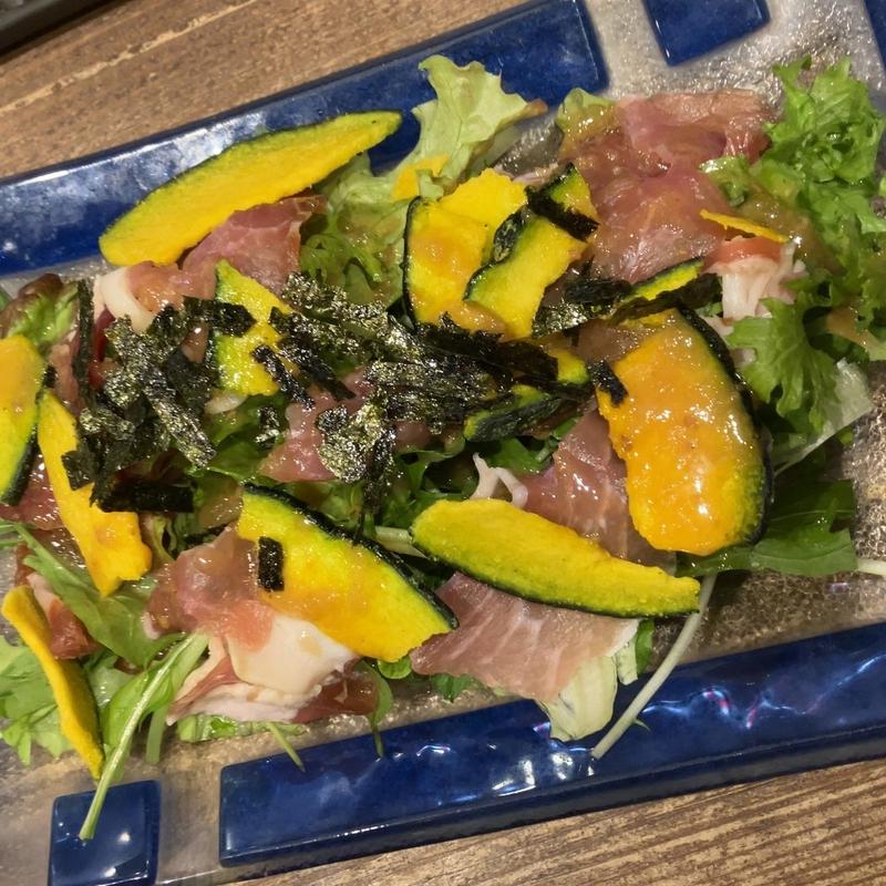 バルタン特製サラダ(藁ト炭バルタン 広島駅店)