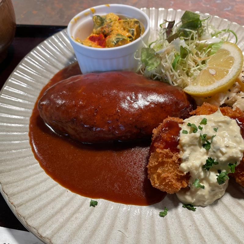 ハンバーグと牡蠣フライのセット(サフラン サフラン)