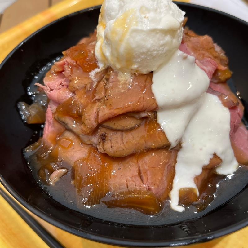 ローストビーフ丼　肉増し(ローストビーフ星 那覇メインプレイス)