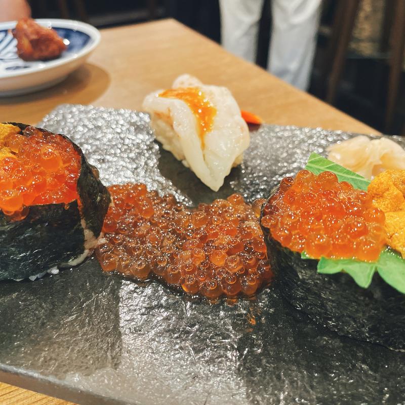 雲丹といくらのこぼれ軍艦(鮨・酒・肴 杉玉 西中島南方)