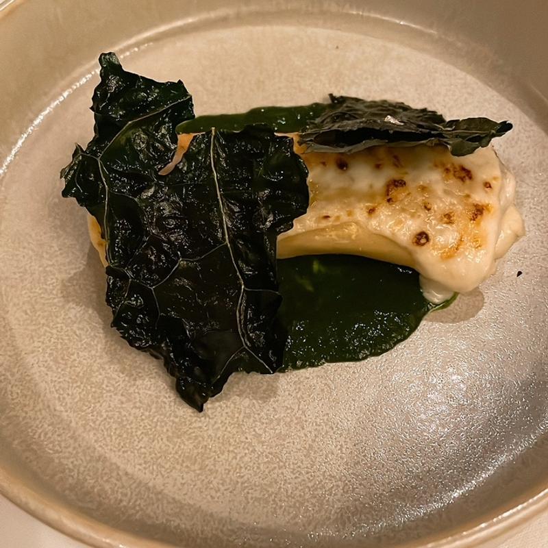 ほろほろ鳥のラグーを詰めたカンネローニ　黒キャベツのソース(イル・テアトロ／ホテル椿山荘東京)