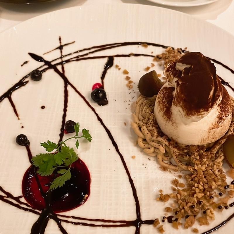 マスカルポーネと和栗のモンテビアンコ　カシスのアクセント(イル・テアトロ／ホテル椿山荘東京)