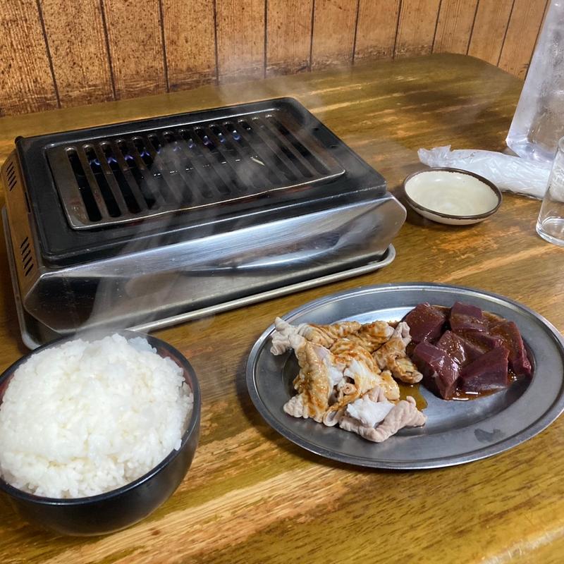 ホルモン、レバー、大盛ライス。(三番ホルモン )