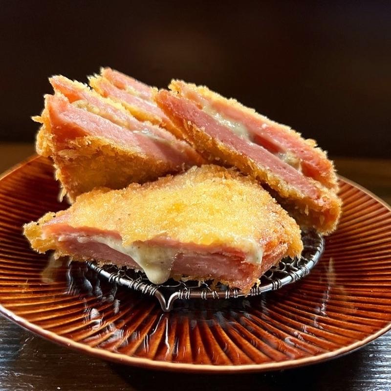 ブルーチーズのハムカツ(センターフライ 京都市 とんかつ おでん)