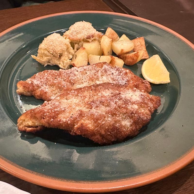 仔牛のカツレツ ミラノ風(トラットリア ダ ゴイーノ （TRATTORIA Da GOINO）)