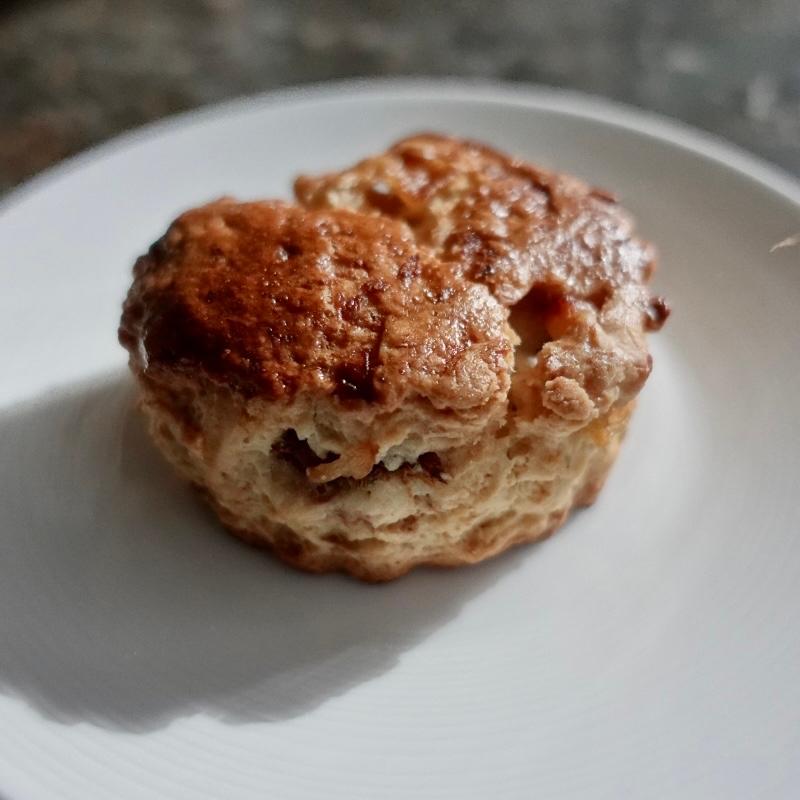 スコーン(エデン カフェ&バー)