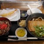 きつねうどんとミニ牛めしセット(色彩)
