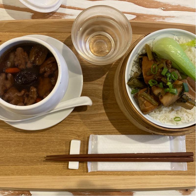 B+豚バラと乳酸高菜のコトコト煮込み(広東薬膳スープと蒸籠ご飯「蓮めぐり」)