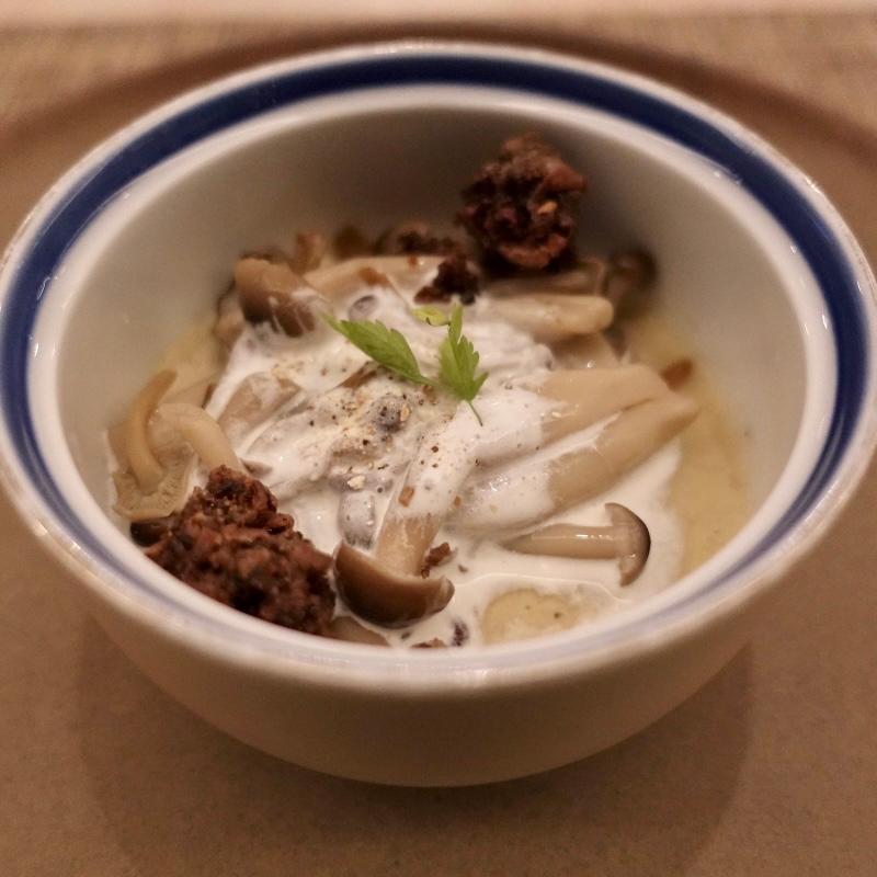 信州産キノコとポルチーニ茸のフラン(ボタニカ レストラン)