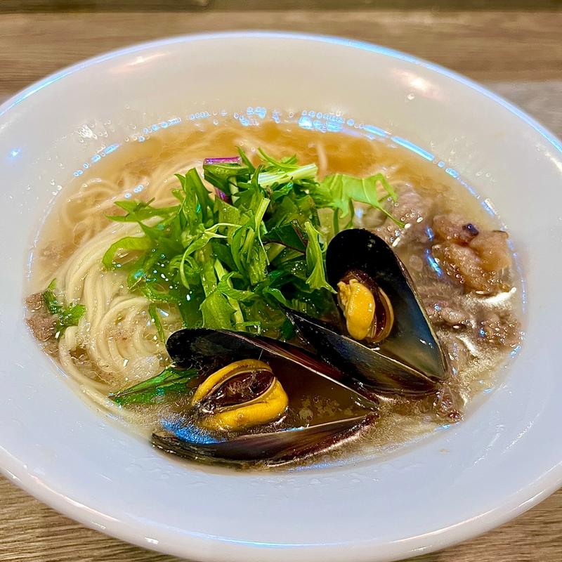 牛筋と貝出汁のラーメン(ラァメン コハク)