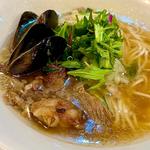 牛筋と貝出汁のラーメン(ラァメン コハク)
