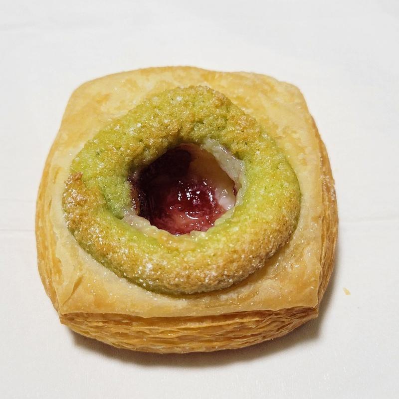 ピスタチオとラズベリー(ドンクエディテ小田急本厚木ミロード店)