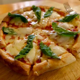 Pizza マルゲリータ(ラピーヌ ダイナー＆カフェ)