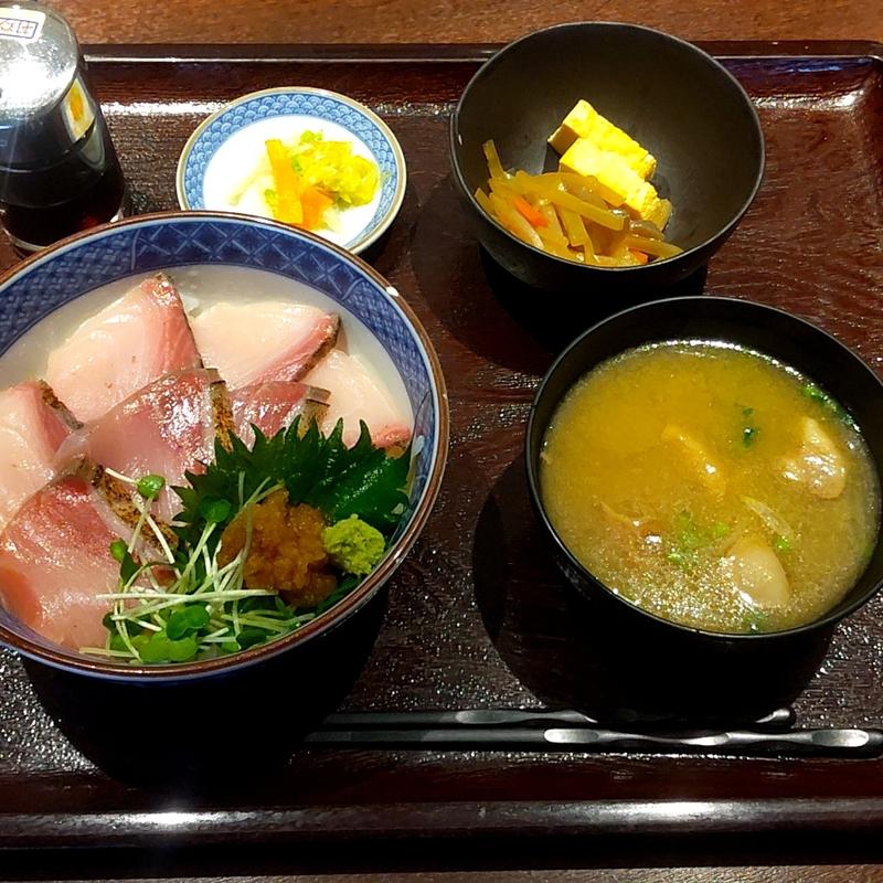 炙りぶり丼(にんぎょう町　谷崎)