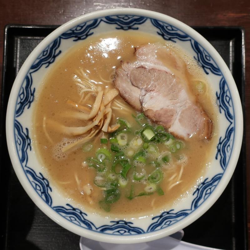 博多らぁめん(赤のれん)