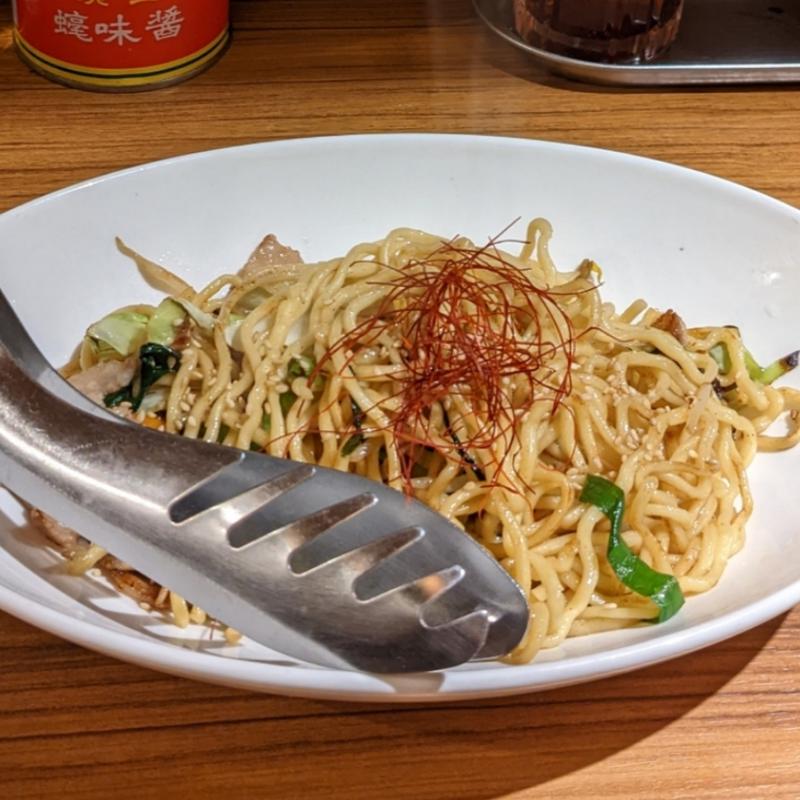 岩塩で作る塩焼きそば(餃子バルtsutsumu)