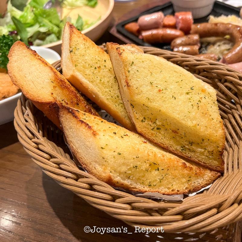 LONGガーリックトースト1本(ビヤレストランライオン 銀座七丁目店)