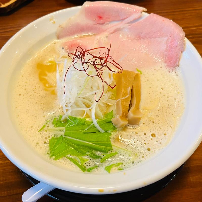 鶏白湯らぁめん白(麺屋はっさく)