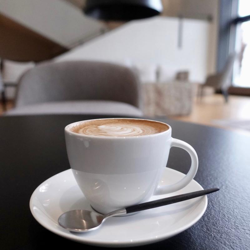 カフェラテ(エデン カフェ&バー)