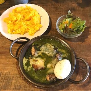 チキンカレー(ほうれん草)(ヨゴロウ （YOGORO）)