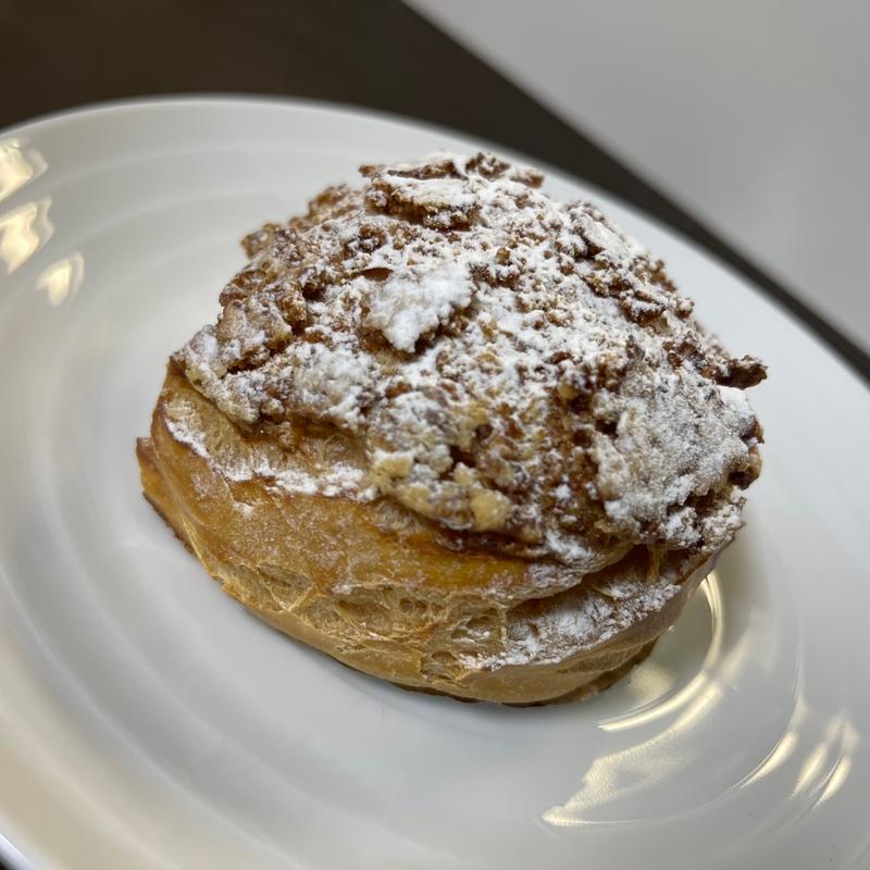 シュー・アラ・クレーム 〜塩クッキーシュー〜 (パティスリーリエルグ)