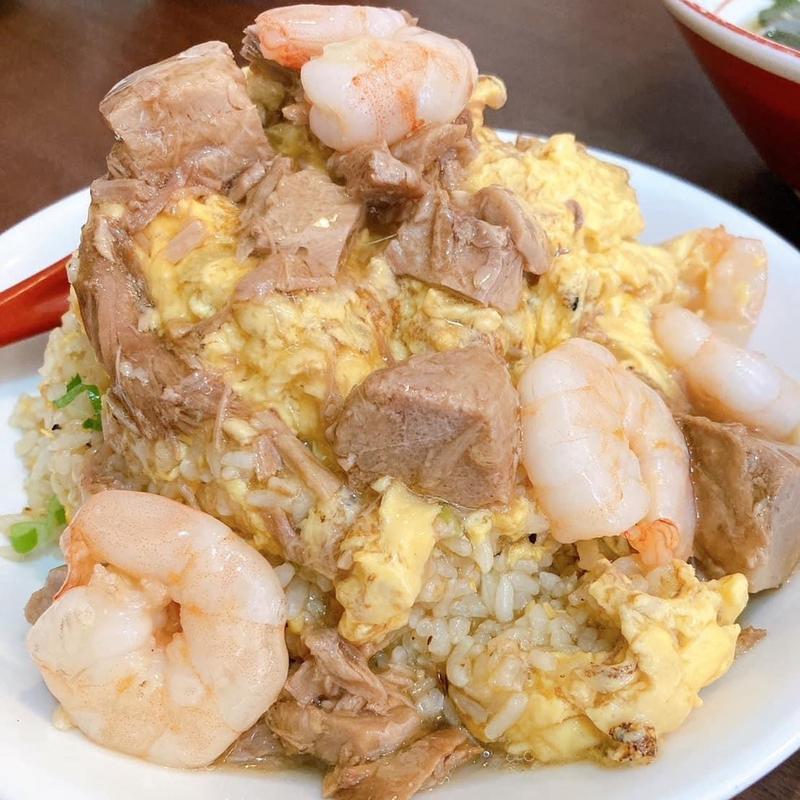 エビチャーシュー玉子炒飯(ラーメン処 よなかそば)