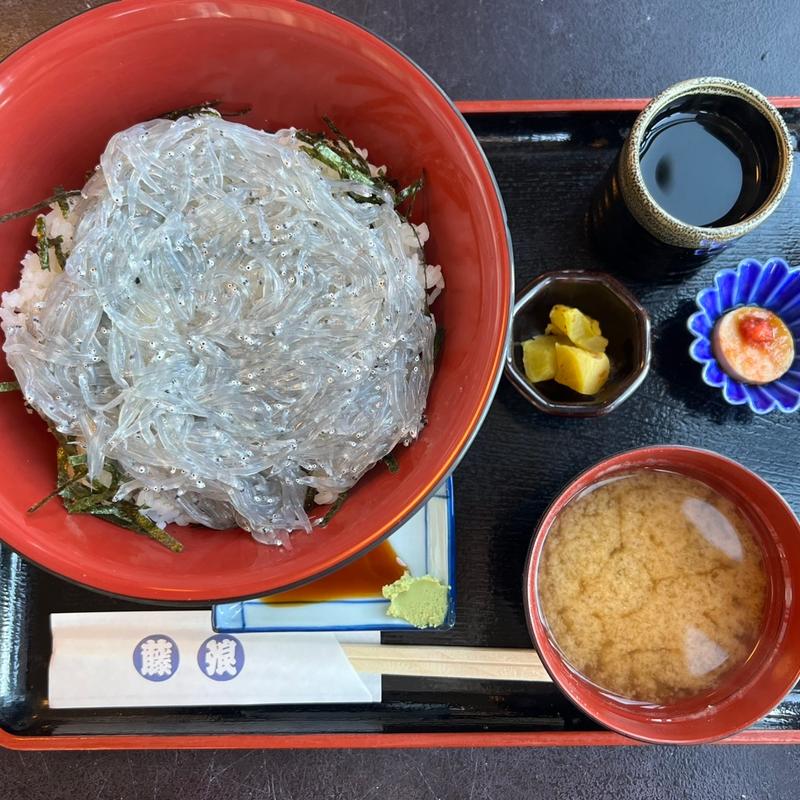 生しらす丼(藤浪)