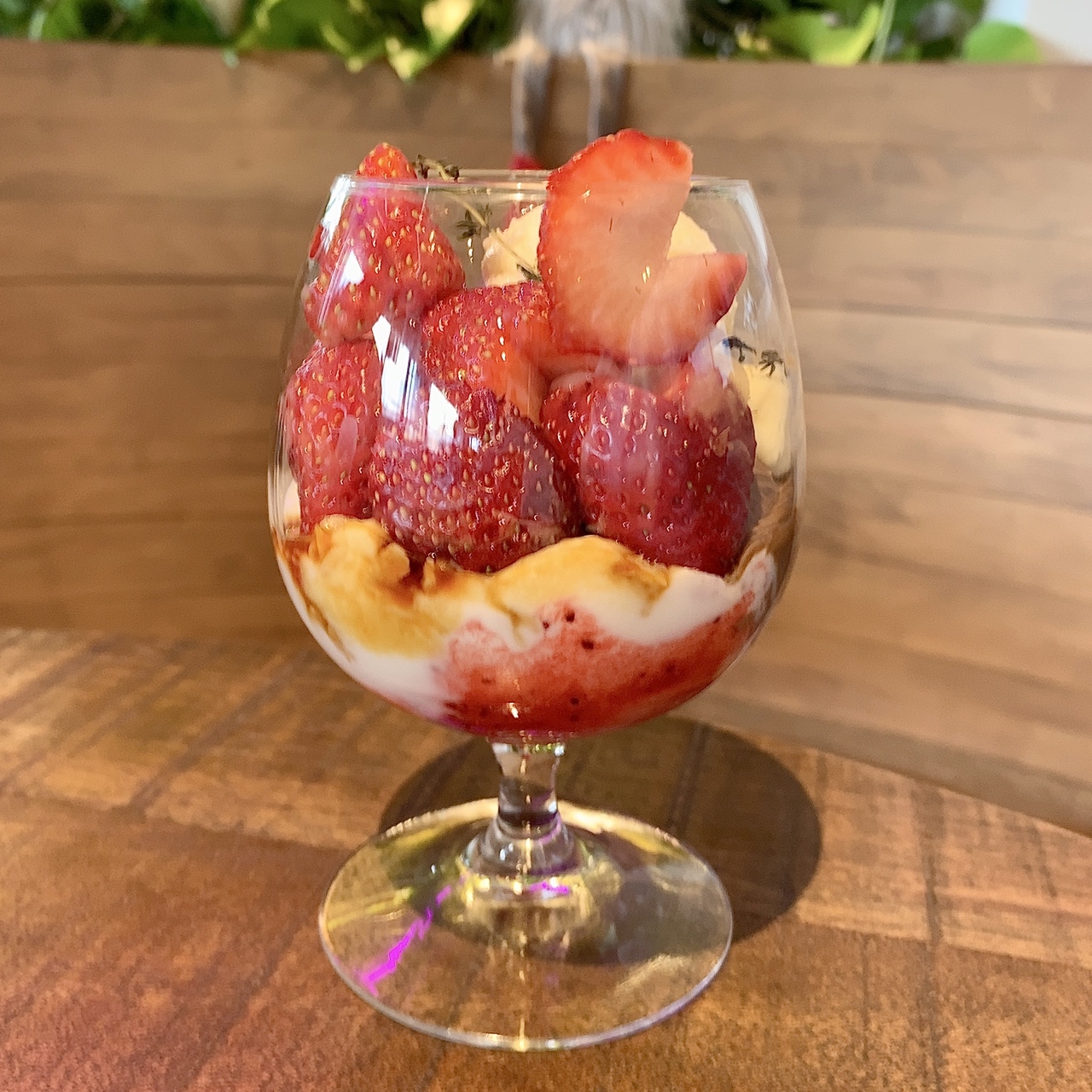 ❇パフェ❇ 苺滝パフェ(Drip-X-Cafe ヴィアイン大阪京橋店)の口コミ一覧