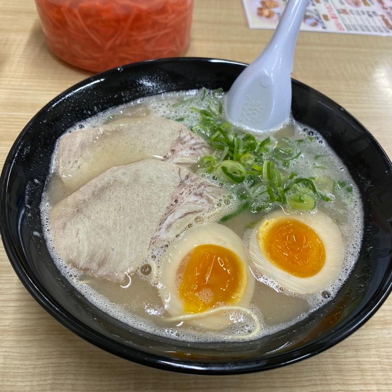 煮卵ラーメン(長浜ナンバーワン 長浜店)