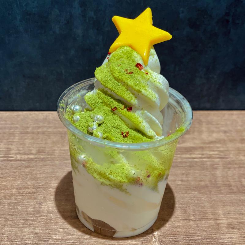 クリスマスツリーパフェ(AZLM connected cafe)