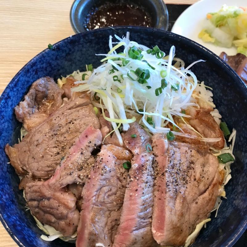 ステーキ丼牛タン付き(仙臺たんや 利久 コレットマーレみなとみらい店)