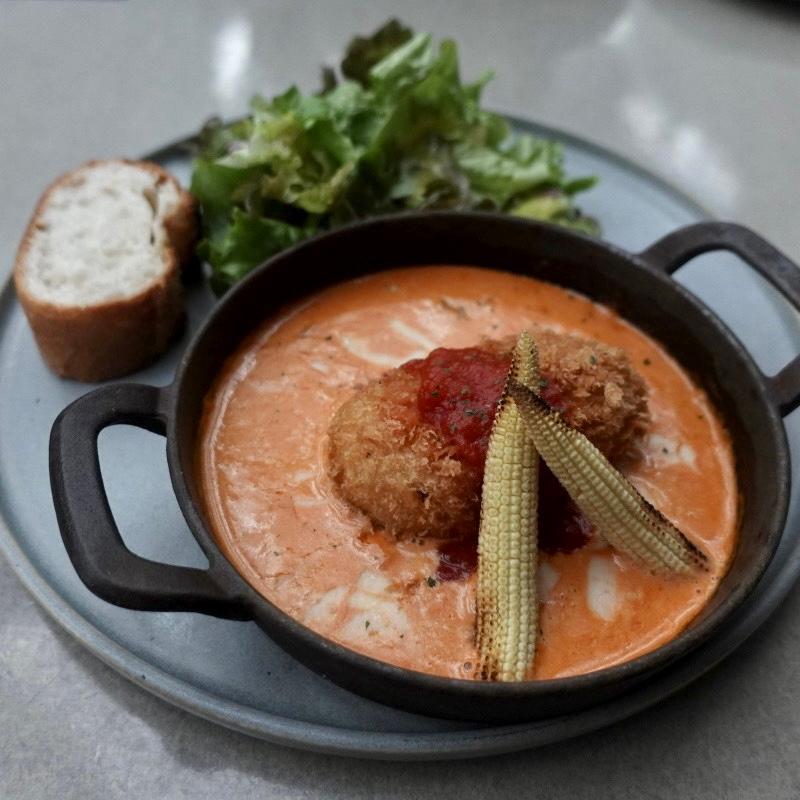 カニクリームコロッケのトマトクリームグラタン(タカナシ ミルクレストラン)